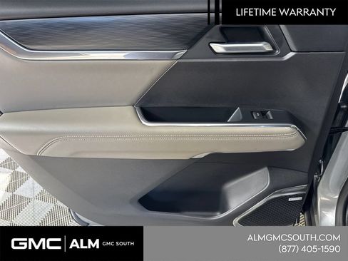 New 2026 GMC Acadia Elevation w/ Elevation Premium Package FWD image 23