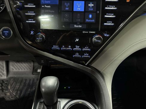 Certified 2018 Toyota Camry XLE w/ Audio Package FWD image 21