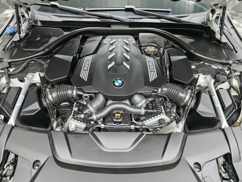 Used 2021 BMW 750i xDrive w/ M Sport Package AWD/4WD image 44