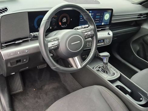 Used 2025 Hyundai Kona SEL FWD image 15