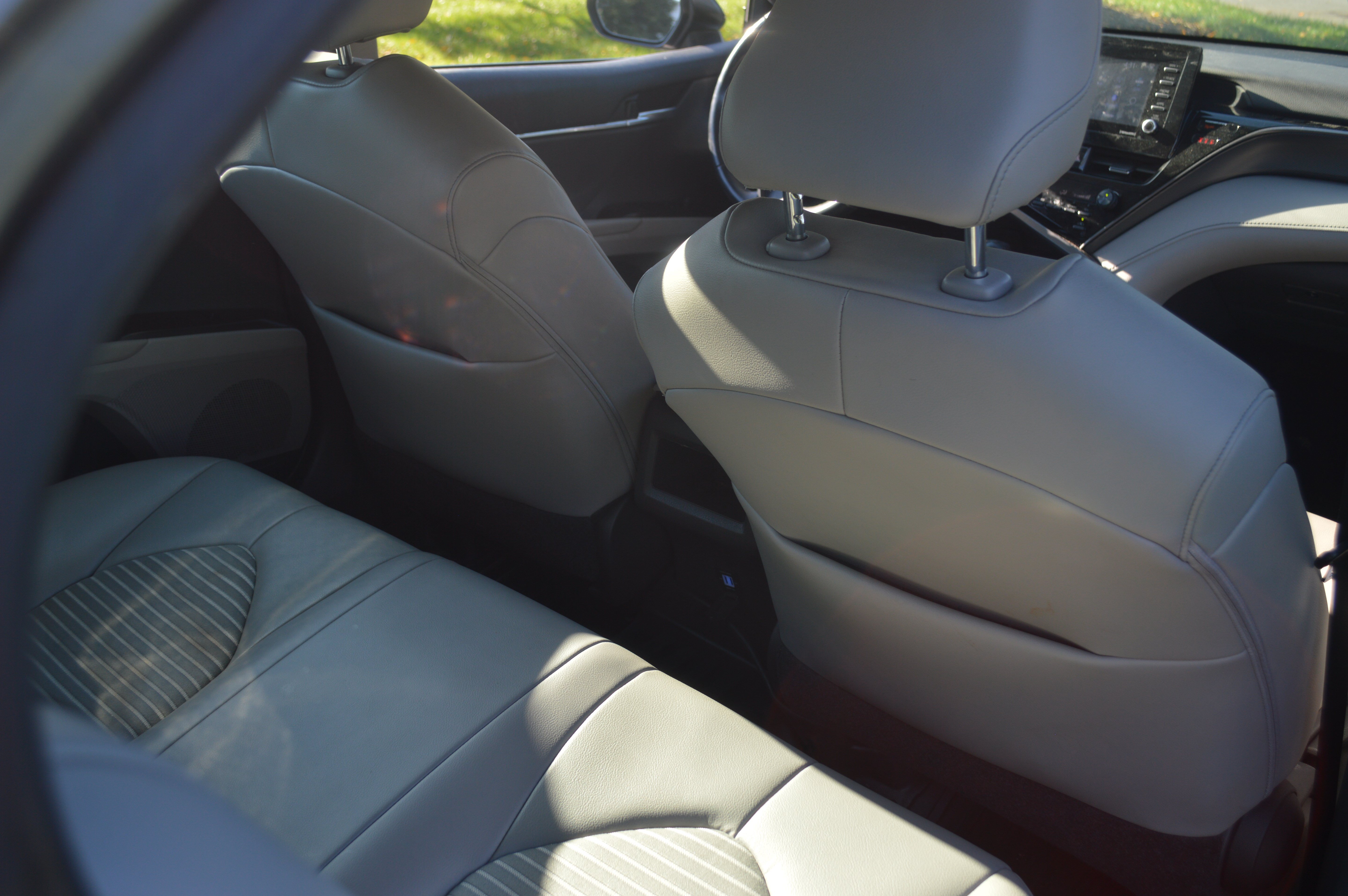 Used 2021 Toyota Camry SE w/ Convenience Package FWD image 30