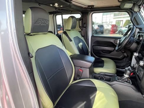 Used 2022 Jeep Gladiator Sport image 29