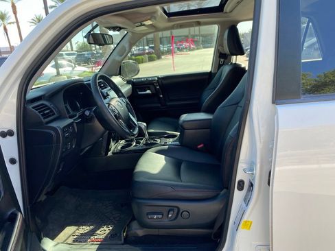 Used 2019 Toyota 4Runner TRD Off-Road Premium AWD/4WD image 7