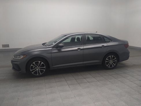 Used 2025 Volkswagen Jetta Sport FWD image 2
