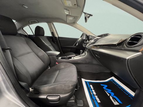 Used 2010 MAZDA MAZDA3 i Touring FWD image 34