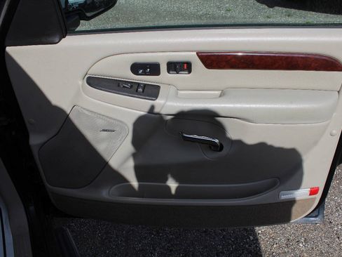 Used 2006 Cadillac Escalade ESV AWD image 25