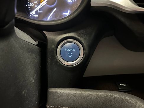 Used 2022 Toyota Sienna XLE FWD image 18