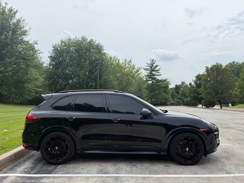 Used 2014 Porsche Cayenne GTS AWD/4WD image 7