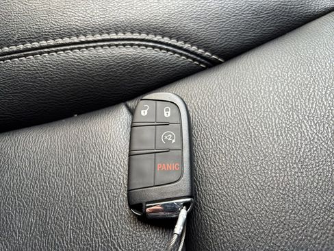 Used 2025 Jeep Compass Limited AWD/4WD image 25