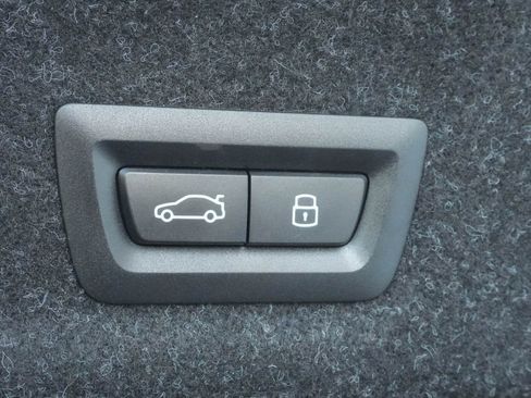 Used 2025 BMW 330i Sedan RWD image 37