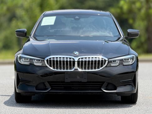 Used 2019 BMW 330i xDrive Sedan w/ Driving Assistance Package AWD/4WD image 3