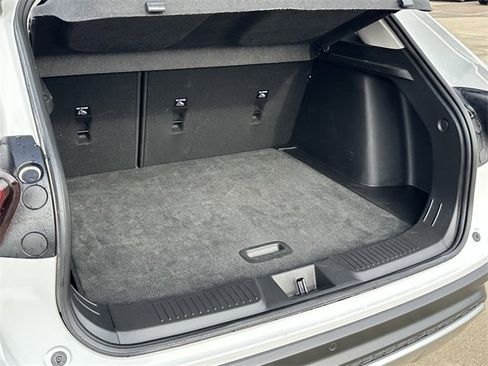 Used 2024 Chevrolet Trax LT w/ Driver Confidence Package image 31