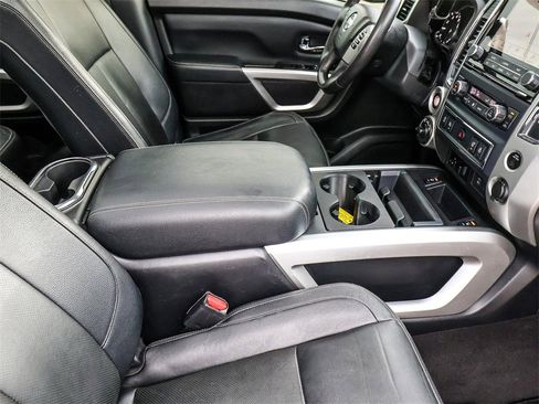 Used 2020 Nissan Titan SL w/ Moonroof Package image 19