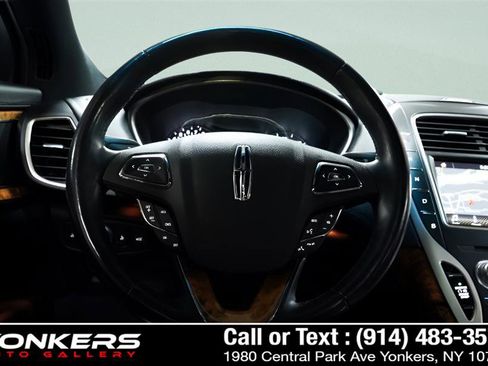 Used 2017 Lincoln MKX Reserve w/ Lincoln MKX Climate Package image 39