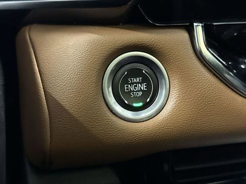 Certified 2023 GMC Canyon AT4 w/ AT4 Premium Package AWD/4WD image 17