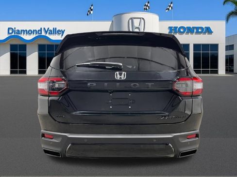 New 2026 Honda Pilot Black Edition image 4
