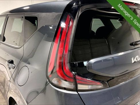 Used 2025 Kia Soul LX FWD image 35