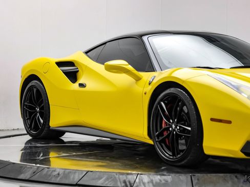 Used 2019 Ferrari 488 GTB RWD image 32