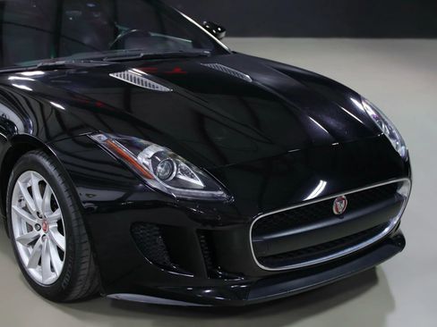 Used 2017 Jaguar F-TYPE Coupe image 3