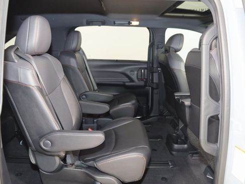 Used 2024 Toyota Sienna XSE image 15