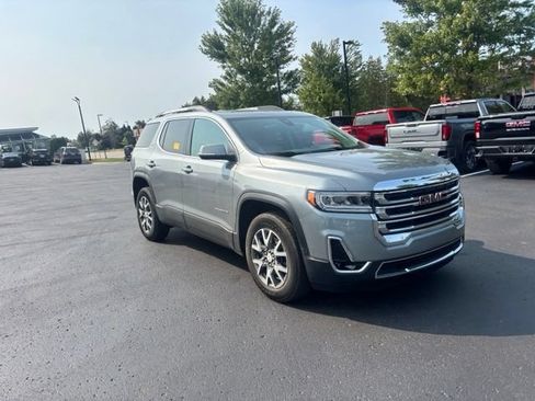Used 2023 GMC Acadia SLT w/ Preferred Package AWD/4WD image 4