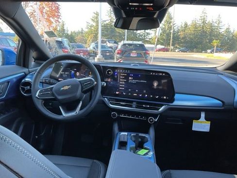 New 2026 Chevrolet Equinox EV LT image 10