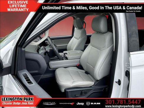 Used 2025 Ford Expedition Active AWD/4WD image 20