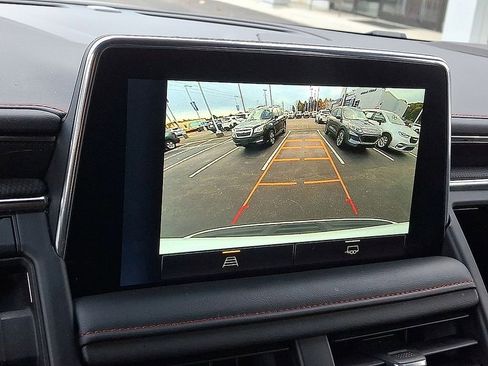 Used 2024 Chevrolet Suburban RST image 18