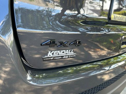 Used 2024 Jeep Compass Latitude image 25