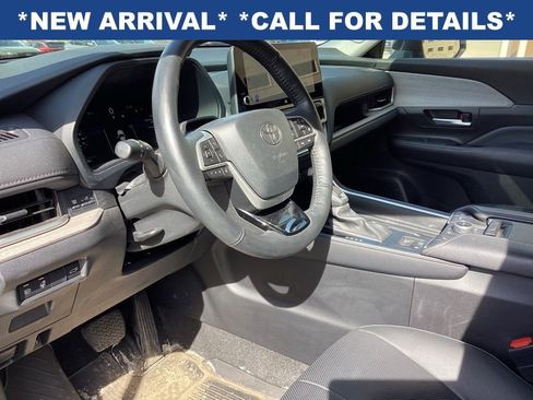 Used 2024 Toyota Grand Highlander AWD image 9