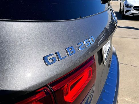 Used 2022 Mercedes-Benz GLB 250 image 8
