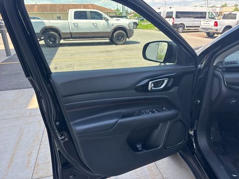 Used 2022 Jeep Compass Trailhawk w/ Trailhawk Elite Group image 13