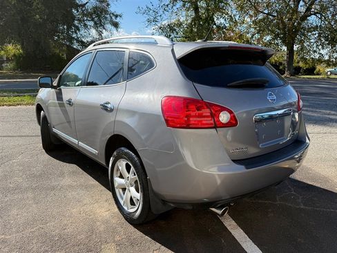 Used 2011 Nissan Rogue SV image 4