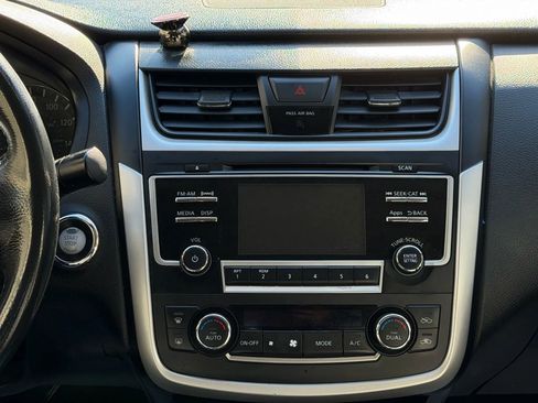 Used 2016 Nissan Altima 2.5 SV FWD image 16