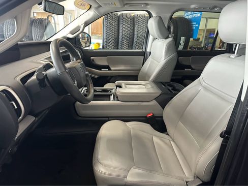 Used 2025 Ford Expedition Max Active image 24