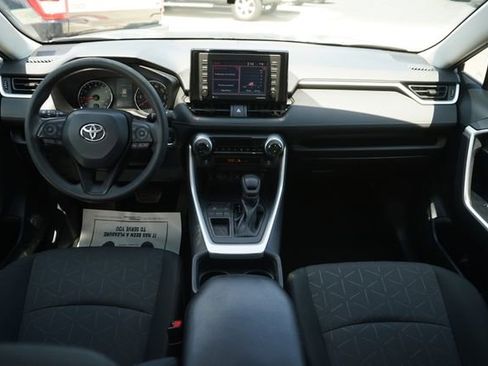 Used 2020 Toyota RAV4 XLE FWD image 20