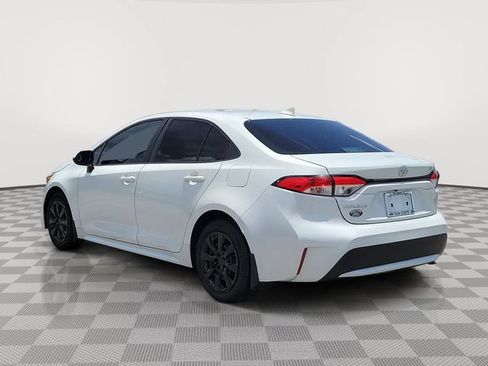 Used 2022 Toyota Corolla LE FWD image 4