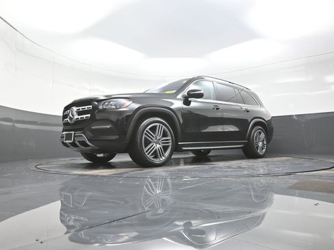 Used 2021 Mercedes-Benz GLS 450 4MATIC image 11