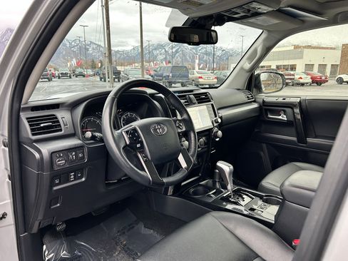 Used 2023 Toyota 4Runner TRD Off-Road Premium w/ Off Road Premium Plus Package image 10