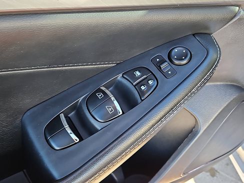 Used 2018 Nissan Maxima 3.5 SV image 12