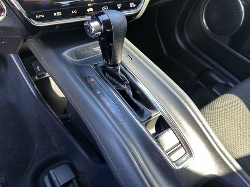 Used 2018 Honda HR-V EX image 23
