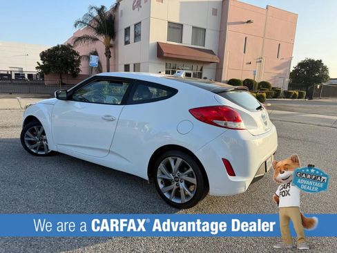 Used 2017 Hyundai Veloster FWD image 8