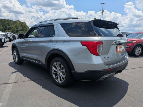 Used 2021 Ford Explorer Limited w/ Equipment Group 301A RWD image 6
