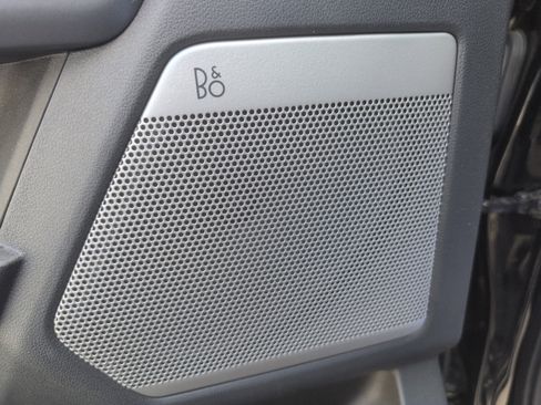 Used 2024 Ford F250 Lariat w/ Tremor Off-Road Package image 15