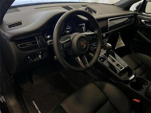Used 2026 Porsche Macan GTS image 4
