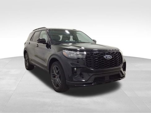 Used 2025 Ford Explorer ST-Line w/ ST-Line Street Pack AWD/4WD image 5