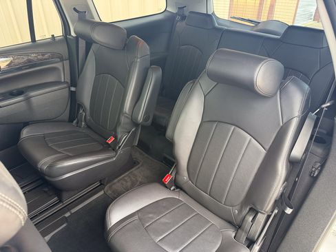 Used 2017 Buick Enclave Leather w/ Trailering Package AWD/4WD image 10