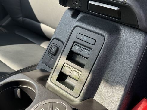 New 2026 Ford Bronco Badlands AWD/4WD image 14