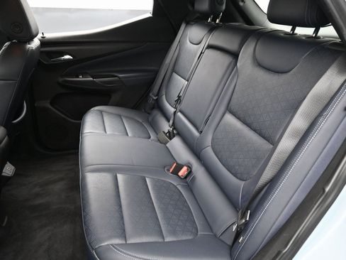 Used 2022 Chevrolet Bolt EUV LT w/ Convenience Package image 28