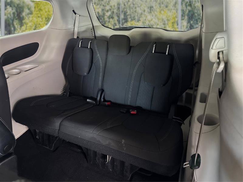 Used 2023 Chrysler Voyager LX FWD image 31